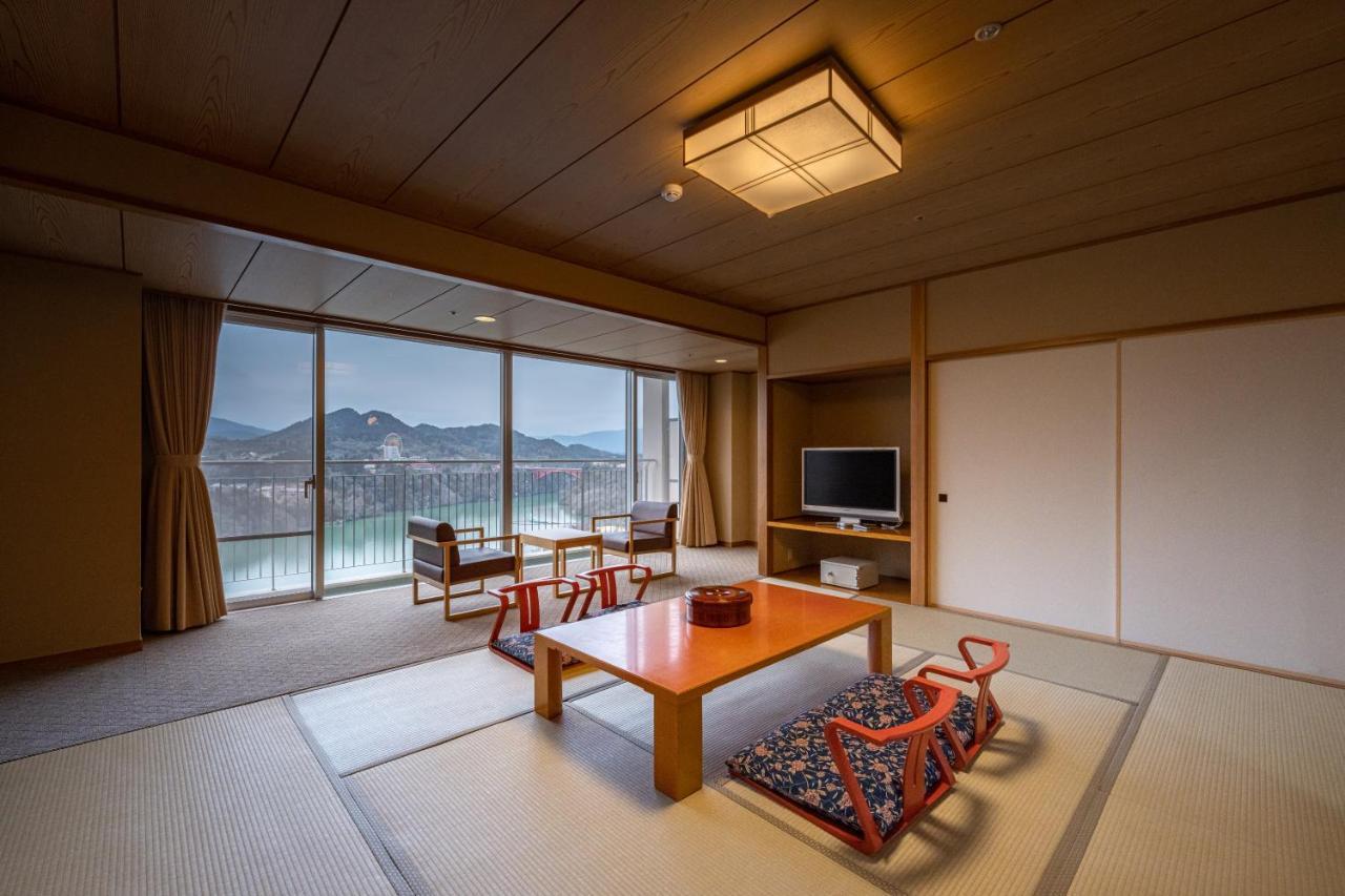 Enakyo Onsen Hotel Yuzuriha ภายนอก รูปภาพ